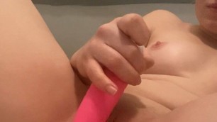 Vends-ta-culotte - 23yo student masturbating in her bedroom