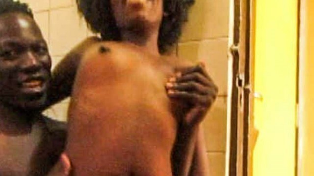 Ebony Black Amateur Takes Him Off The Streets To Get Soapy