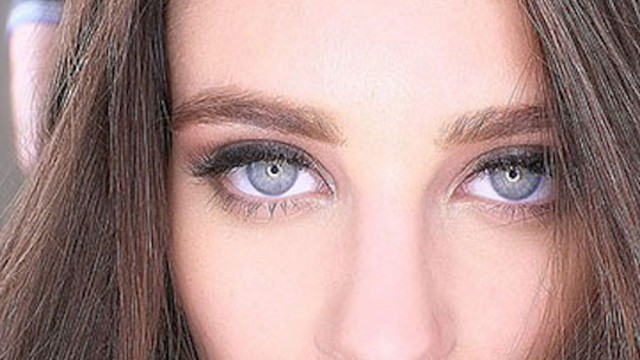 LANA RHOADES GIVES SLOPPY SUCK JOB & GETS HER PUSSY POUNDED